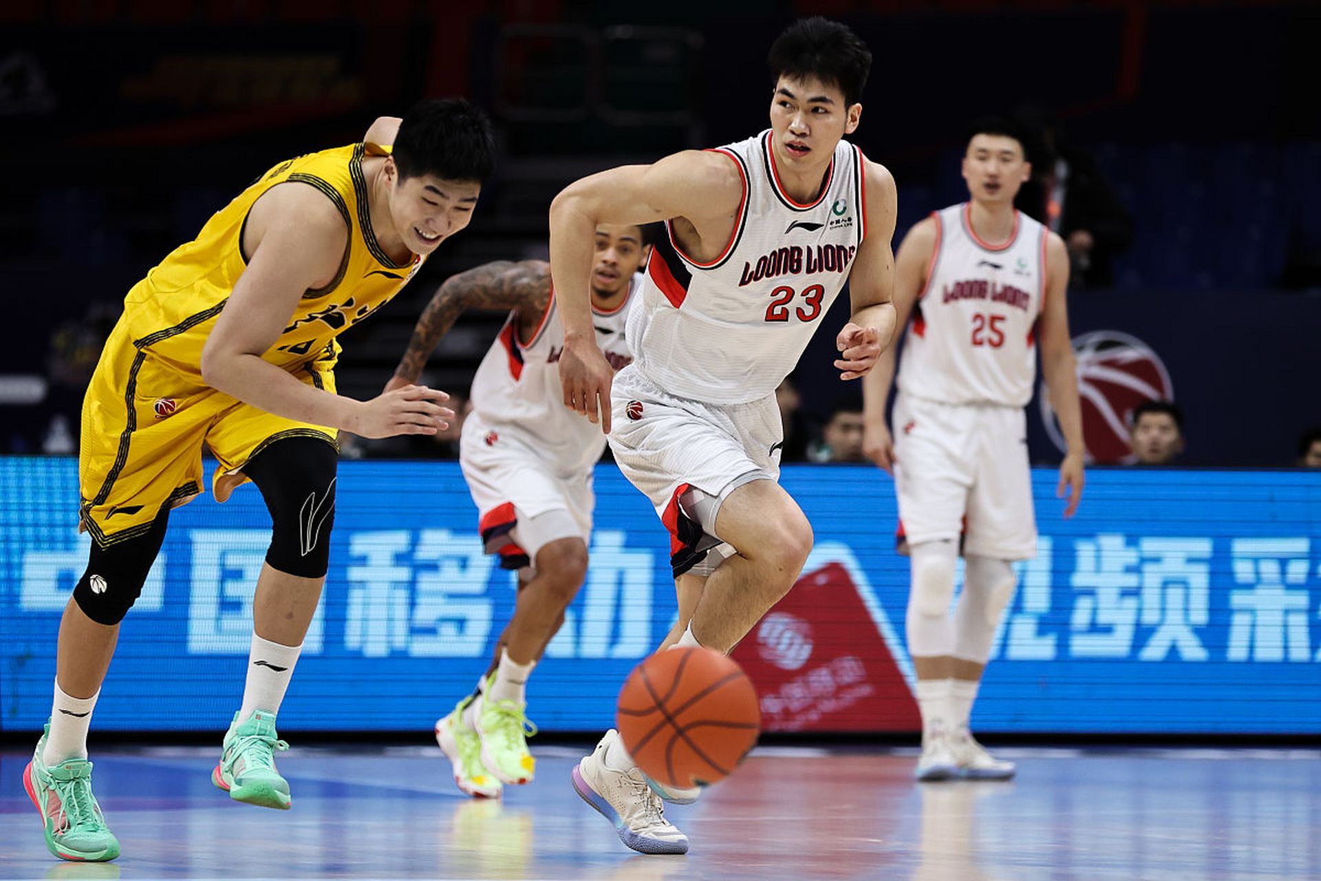 PG在线网站-球迷支持CBA球队持续高涨,赛场气氛火爆