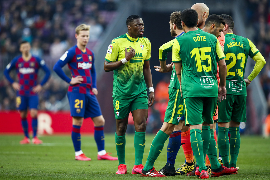 PG中国官网-皇家马德里士气大振，险胜埃瓦尔取得连胜！的简单介绍